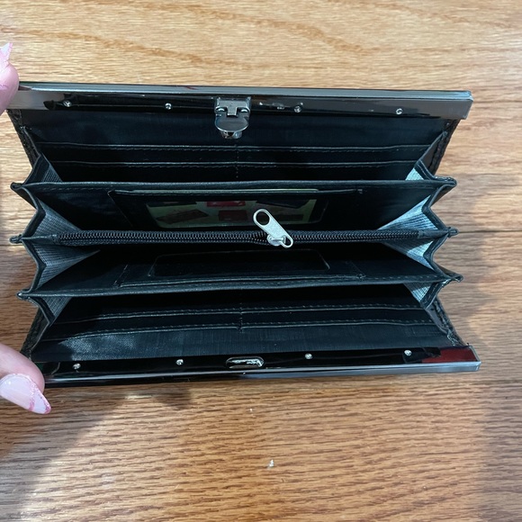 Brand New Women’s Wallet - Picture 3 of 5